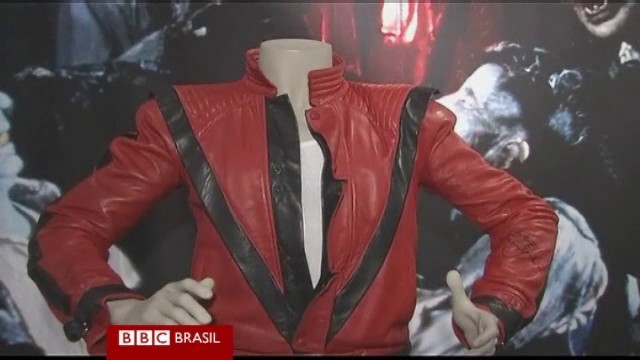 hand in rim Reserve Vídeo: Roupa de Michael Jackson em 'Thriller' pode alcançar recorde - - UOL  Esporte