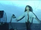 Polêmico clipe de Rihanna faz sucesso na internet
