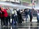 Estudantes chilenos voltam às ruas em protesto ao ensino