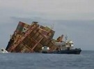 Equipes buscam containers em navio na Nova Zelândia