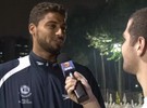 Humorista desafia capitão do polo aquático e leva goleada
