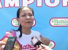 Americana bate recorde ao comer 45 hot dogs em 10 minutos