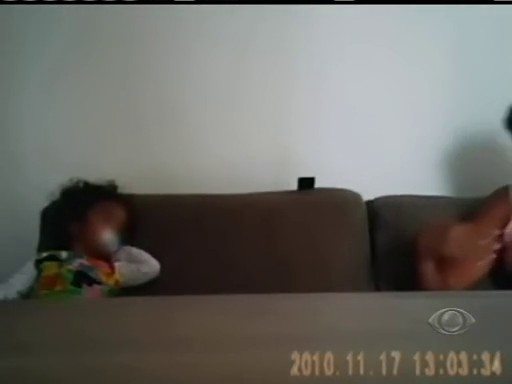 CÃ¢mera escondida flagra babÃ¡ maltratando crianÃ§a em BrasÃ­lia - TV UOL