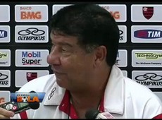 Adriano pode pintar no Flamengo