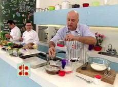 Receita Minuto: Bolo de Cenoura