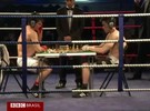 Mistura de xadrez e boxe vira mania na Grã-Bretanha