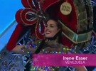 Venezuelana%20usa%20traje%20feito%20com%20chocolates%20de%20verdade