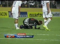 Arbitragem ajuda Neymar