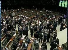 Cota mensal de gastos aumenta para deputados e senadores