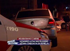 Polícia apreende menores que roubaram carro perto de igreja