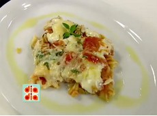 Daniel Bork prepara uma Lasanha de Batata Palha