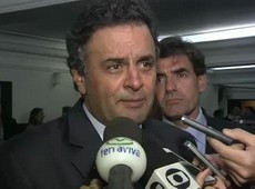 Aécio Neves critica pressa da presidente Dilma