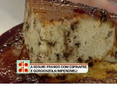 Aprenda a fazer um Bolo Invertido de Banana e Chocolate