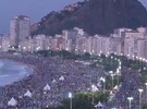 Fiéis dormem em Copacabana para missa de encerramento da JMJ