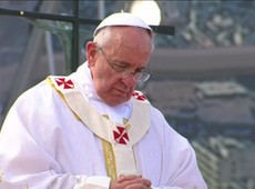 Papa Francisco pede que jovens ajudem em evangelização 