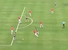 Seedorf%20chuta%20com%20perigo%20contra%20o%20gol%20da%20Portuguesa
