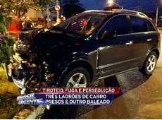Bandidos batem carro após assalto em SP