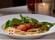 Aprenda a fazer um Spagheti com Molho ao Sugo