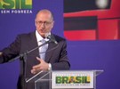 Dilma e Alckmin reclamam de impedimentos para obras