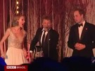 Príncipe William canta com Bon Jovi e Taylor Swift