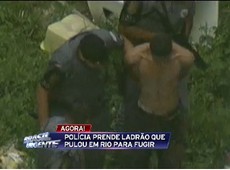 Homem tenta fugir da polícia e pula em córrego