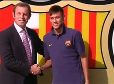 Compra de Neymar derruba presidente do Barcelona