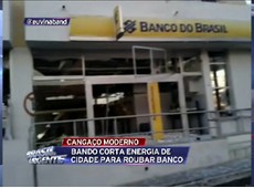 Bando corta energia de cidade para roubar