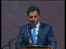 Aécio Neves engrossa o tom contra governo federal