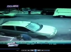 Câmera de segurança registra assalto em SP