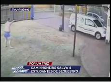 Homem armado salva casal de assalto