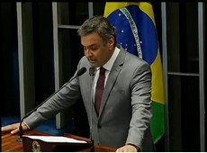 Aécio Neves diz que diabo se envergonharia do PT