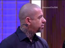 Mohamad se enrola e diz que pode ser eliminado se língua não cozinhar
