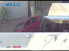 Ônibus e carro colidem na zona norte de SP