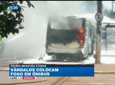 Ônibus é incendiado no interior de SP