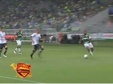 Palmeiras vence Bragantino e dispara