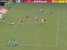 Dagoberto estreia com gol e Vasco volta a ser líder
