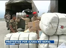 Ajuda humanitária chega nas áreas remotas do Nepal