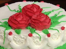 Aprenda a decorar bolos com chantilly
