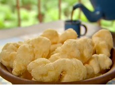 Beth Beltrão faz o biscoito de polvilho mais famoso de MG