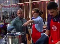 Carla fica surpresa e preocupada ao ver o ponto da batata