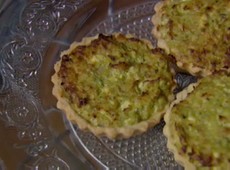 Quiches de Bacalhau com Creme de Brócolis