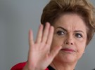 Dilma canta grito do XV de Piracicaba (SP) e diz que busca equilibrar conta