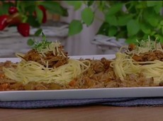 Macarrão com Carne de Panela
