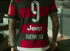 Apesar do pouco tempo, Guerrero cai nas graças da torcida