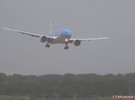 Vdeo registra pouso de Boeing 777 durante tempestade