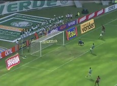 Palmeiras é derrotado pelo Atlético-PR em casa
