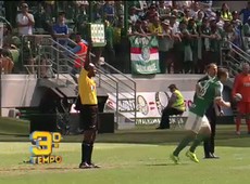 Palmeiras é derrotado pelo Atlético-PR em casa