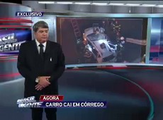 Carro cai em córrego em Diadema
