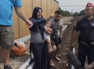 Polcia hngara entra em choque com refugiados aps forar sada de trem