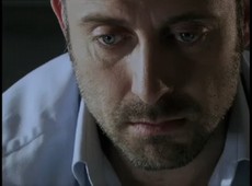 Onur descobre casamento de Sherazade e Engin